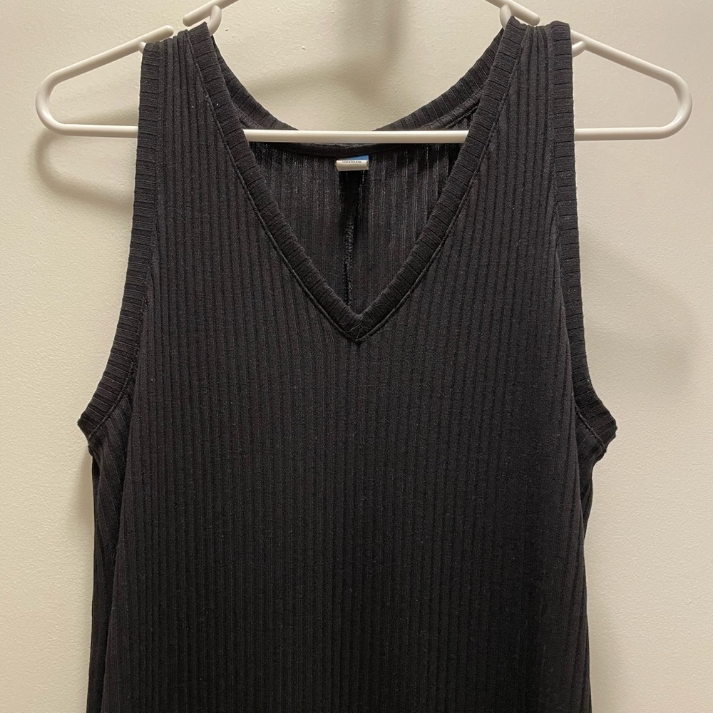 Old Navy ribbed sleeveless v-neck maxi dress. Size M. - Picture 6 of 8